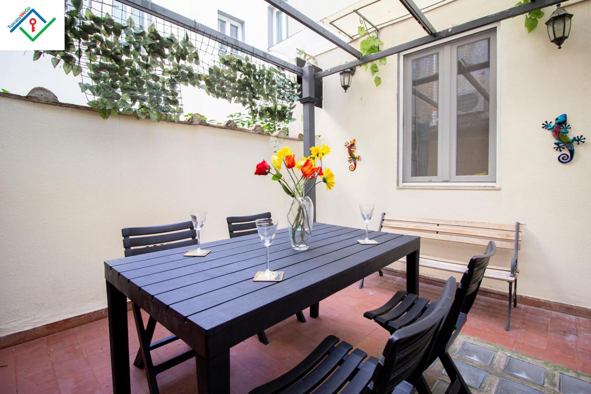 Florentia Apartment By Tuscanywego Firenze Bagian luar foto